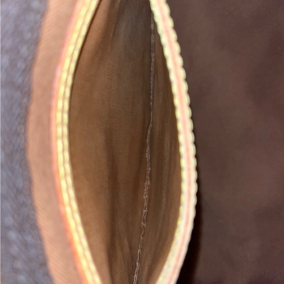 Luis Vuitton Purse - Picture 4 of 6